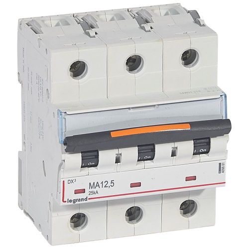 Disjuntores DX3 - 25kA - 3P - 230/400 V~ - 12,5 A - curva MA - 4,5 módulos