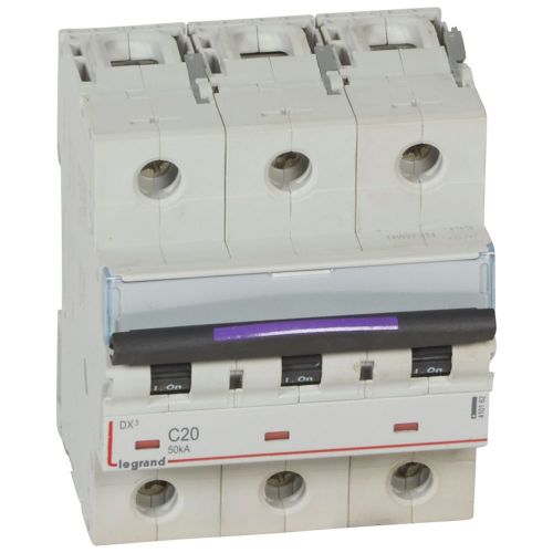 Disjuntores DX3 - 50kA - 3P - 400 V~ - 20 A - curva C - 4,5 módulos